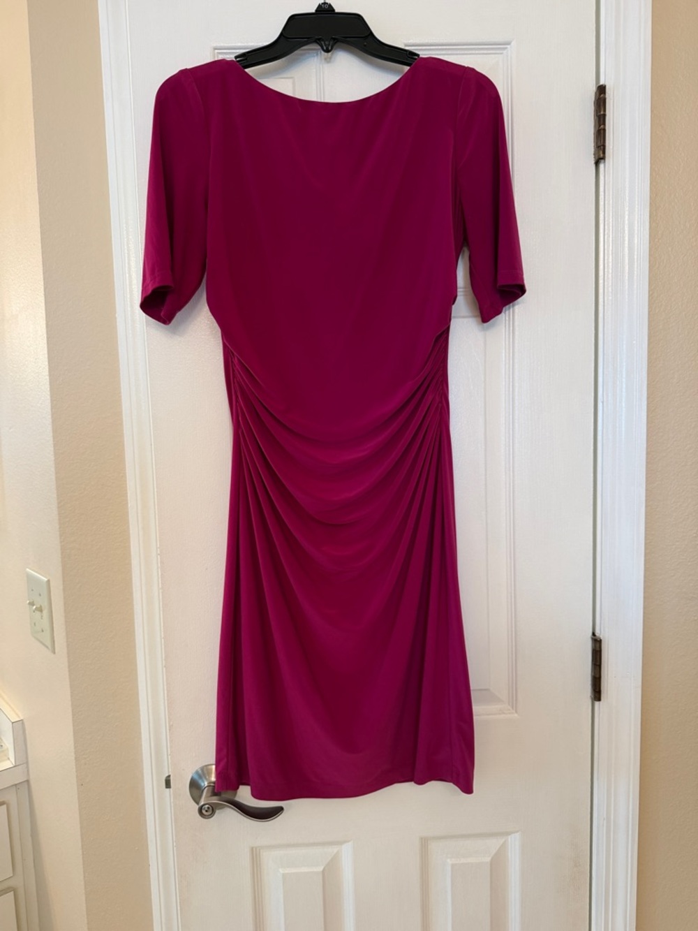 Vince Camuto Fuchsia Ruched Midi Dress with Short Sleeves